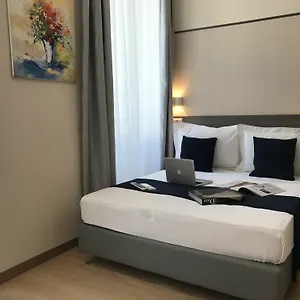 Boutique Neptune 2*, Niza Francia